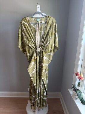 Lightweight Olive Green Leaf-Print Kaftan with Drawstring